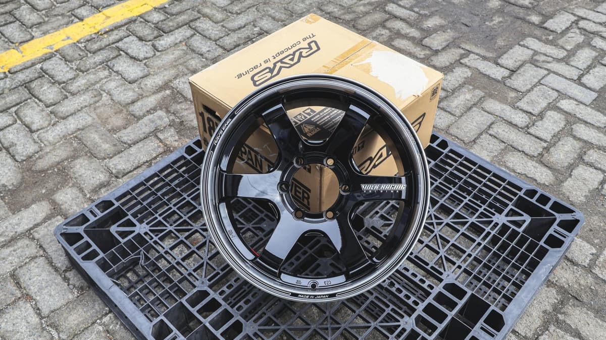 Volk Racing TE37 SB TOURER R18x8 ET 30 PCD 6x139 - Black/Rim DC (Original Japan) — image 1