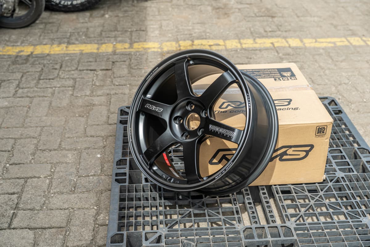 Volk Racing TE37 SAGA S-PLUS BLACK SHADOW R18x8.5 ET 42 PCD 5x114 - Matte Translucent Black (Original Japan) view 2