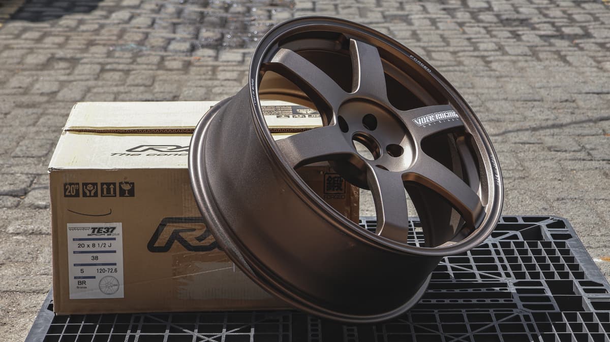 Volk Racing TE37 SAGA S-PLUS R20x8.5 ET 38 PCD 5x120 - Bronze (Original Japan) view 1