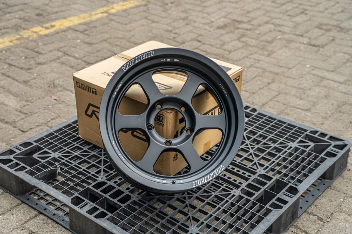 Volk Racing TE37 XT M-SPEC R18x9.5 ET 0 PCD 5x150 - Matte Black (Original Japan) — image 1