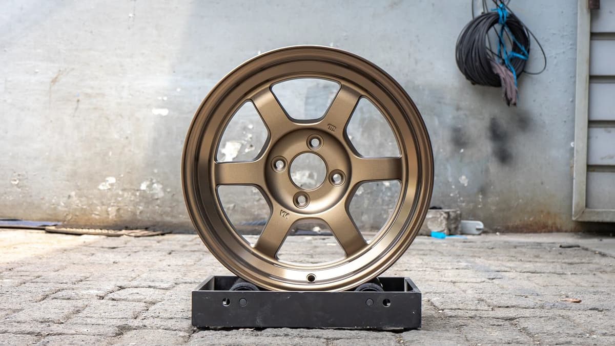 Volk Racing TE37V R15x8 ET 25 PCD 4x100 - Bronze (Original Japan) — image 1