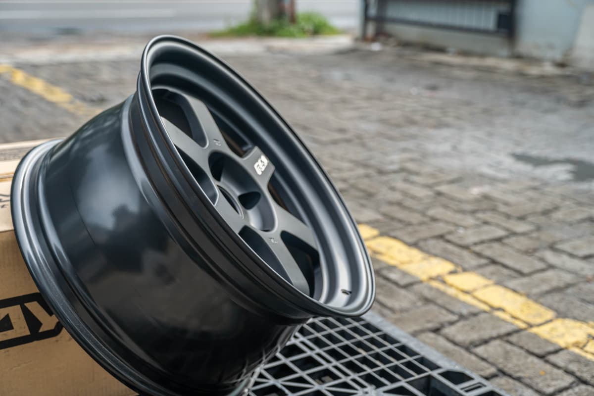 Volk Racing TE37V 2324 MODEL R18x9.5 ET 15 PCD 5x114 - Matte Black (Original Japan) view 5