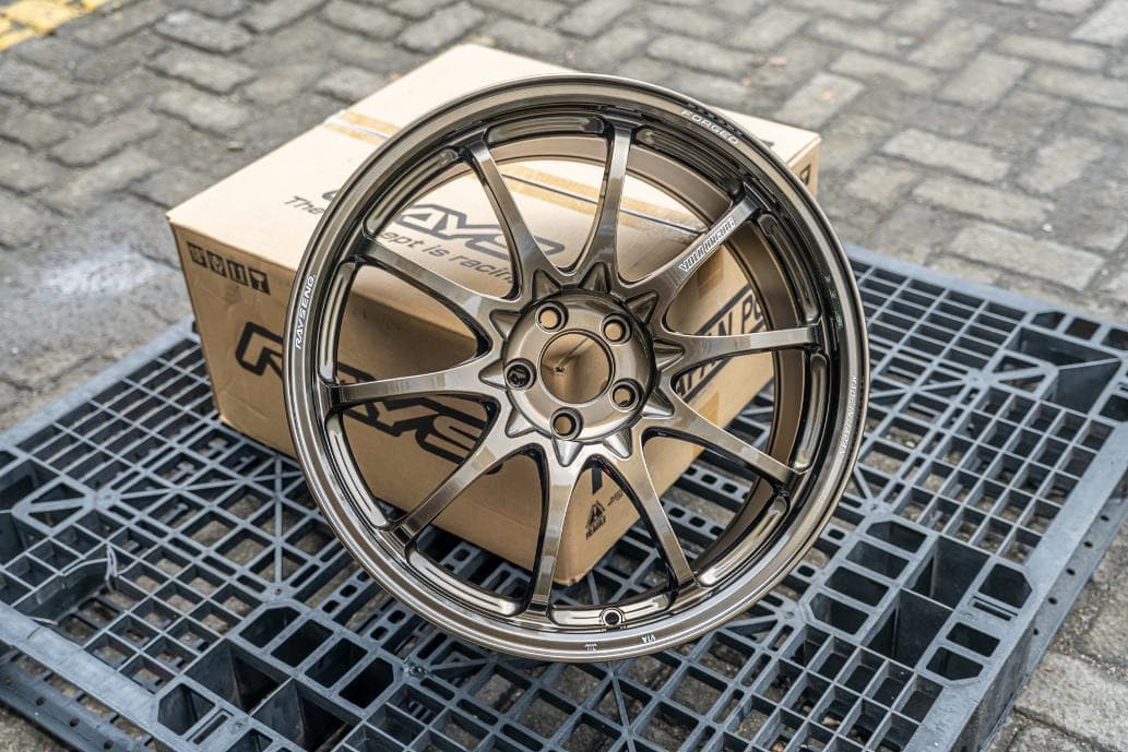 Volk Racing CE28N PLUS R18x8.5 ET 45 PCD 5x100 - Shining Bronze Metal (Original Japan) — image 1