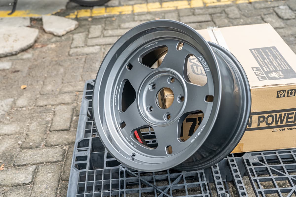 A LAP 05X R17x8.5 ET 16 PCD 5x127 (Original Japan) view 3