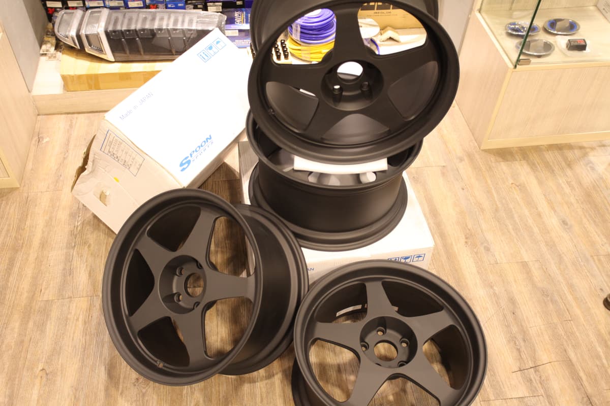 SW388 R18x9.5 ET 40 PCD 5x120 - Flat Black (Original Japan) view 2