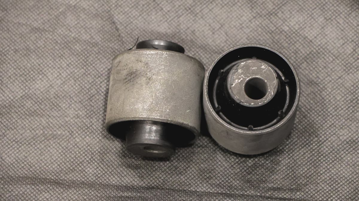 4x4 Engineering Leading Arm Bushing for Suzuki Jimny JB74 view 2