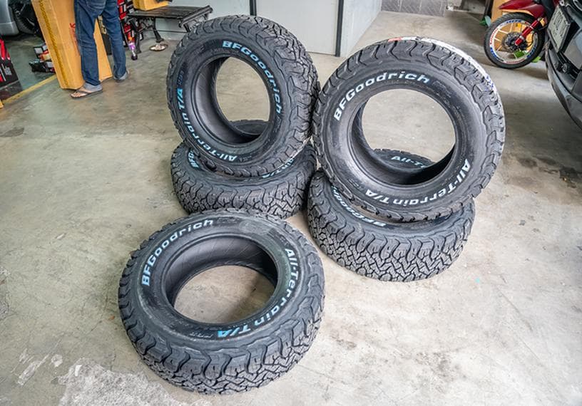 BFGoodrich All Terrain T/A KO3 235/70 R16 — image 1