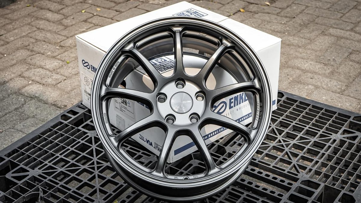 PF09 R18x8.5 ET 45 PCD 5x114.3 - Matte Dark Gun Metallic (Original Japan)