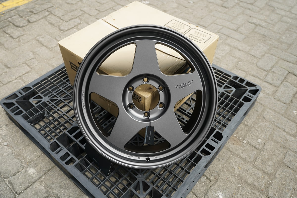 Bradley Forged Takumi 20x9 ET52 6x139.7