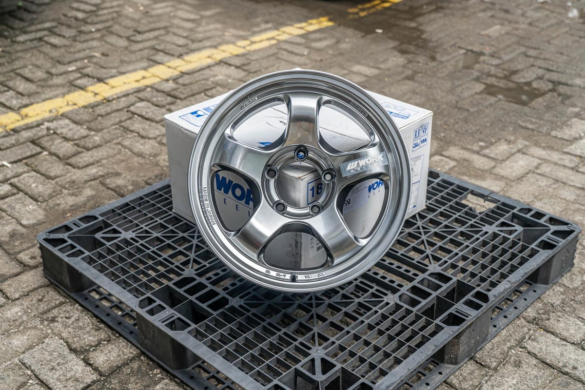 MEISTER S1V LIMITED EDITION R18x9 ET 18 PCD 5x139 - Glim Silver (Original Japan)