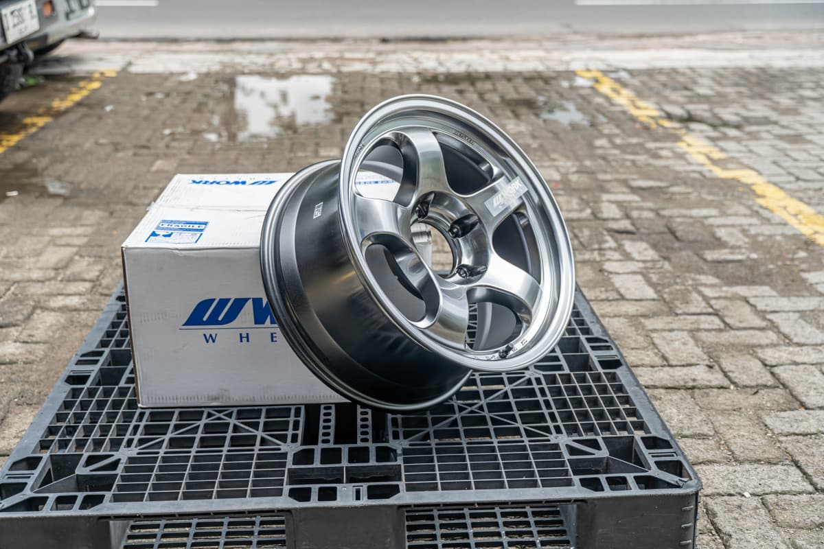 MEISTER S1V LIMITED EDITION R18x9 ET 18 PCD 5x139 - Glim Silver (Original Japan) view 2