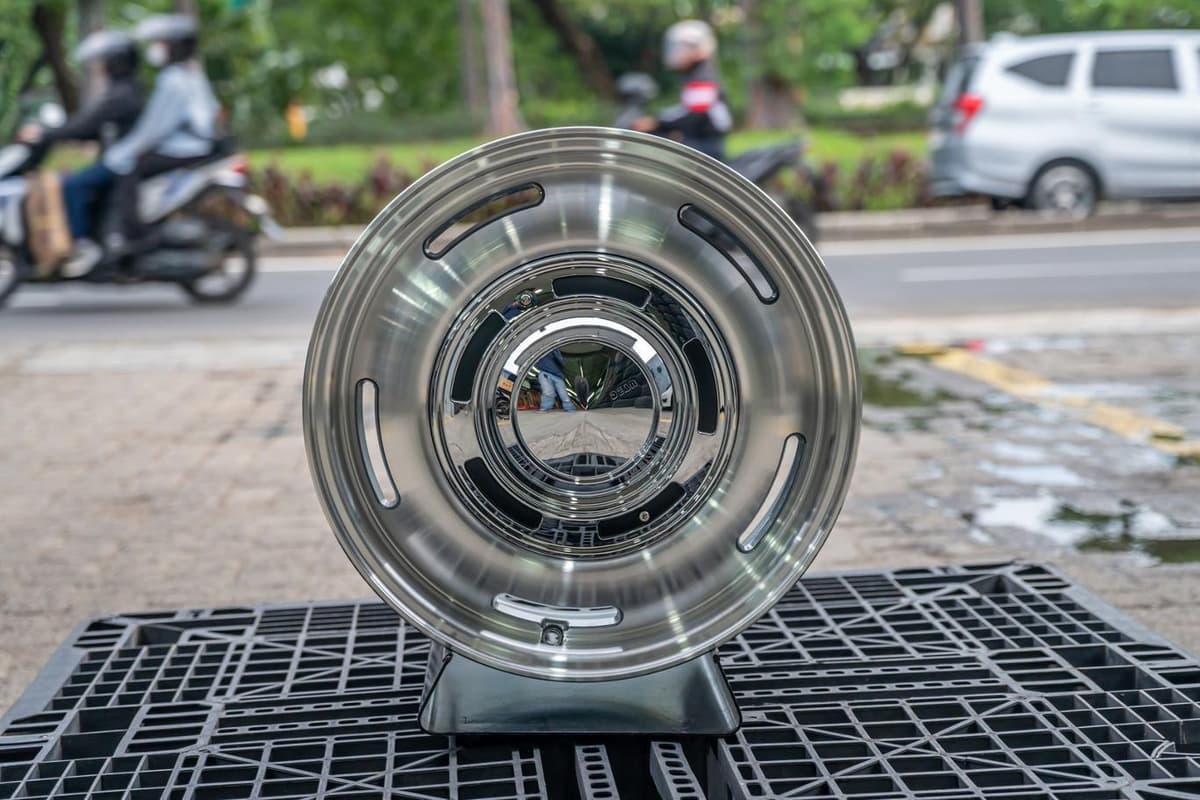 CROSS COUNTRY R17x7 ET 38 Dual PCD 5x108/114.3 (Original Japan) view 1
