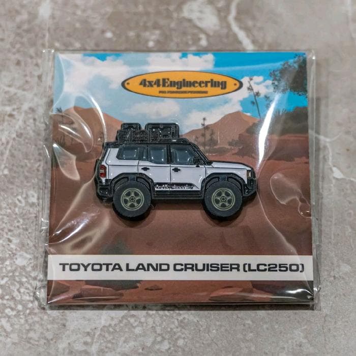 Leen Customs x 4x4 Engineering Pin Badge view 3