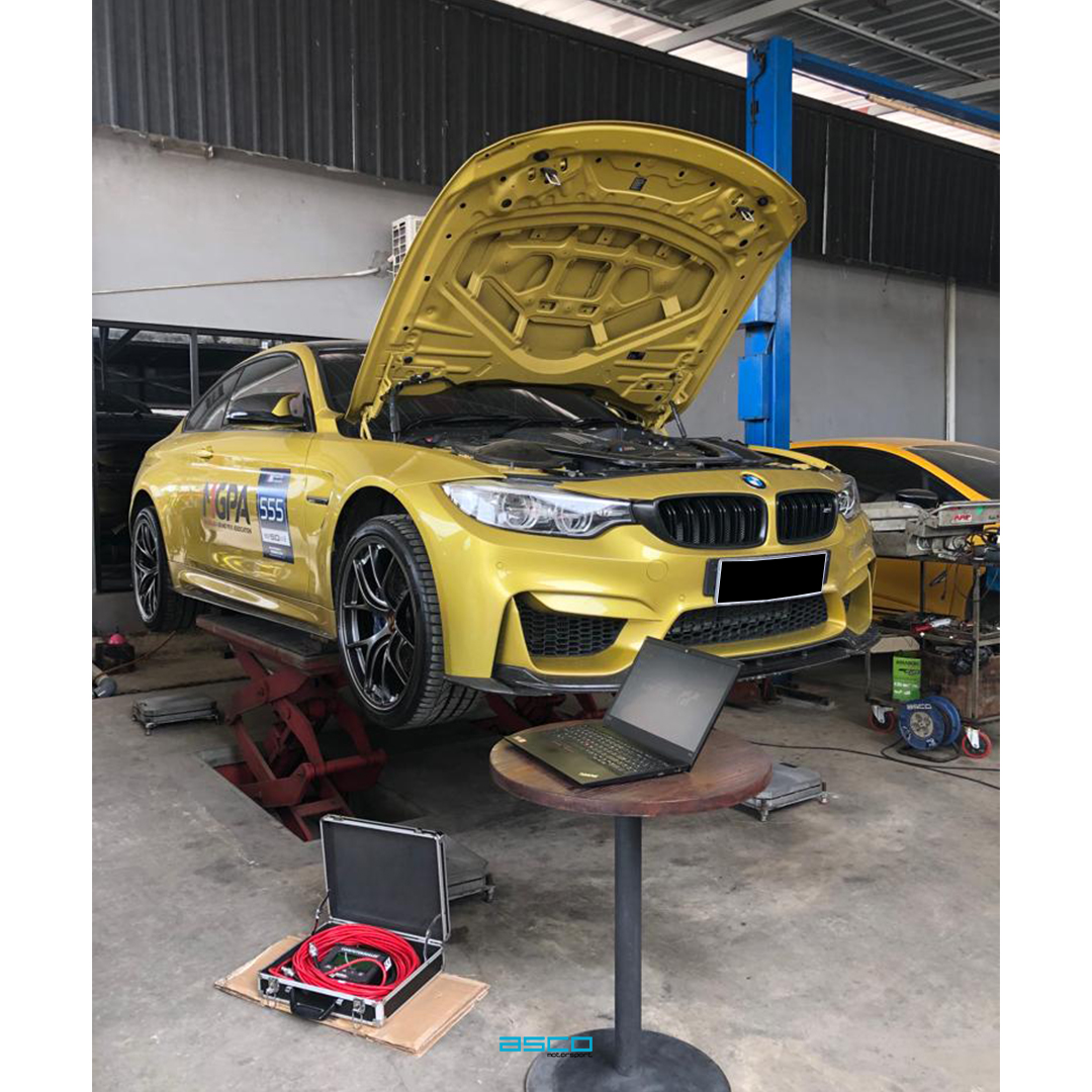 BMW M4 (F82)