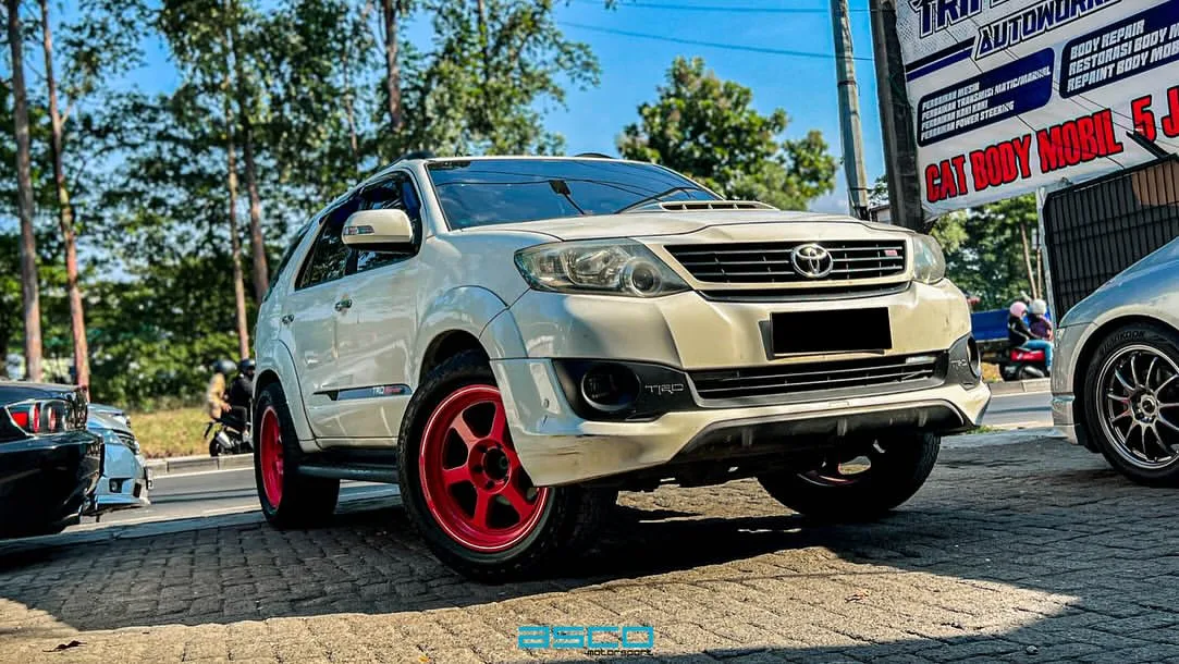 Toyota Fortuner VNT