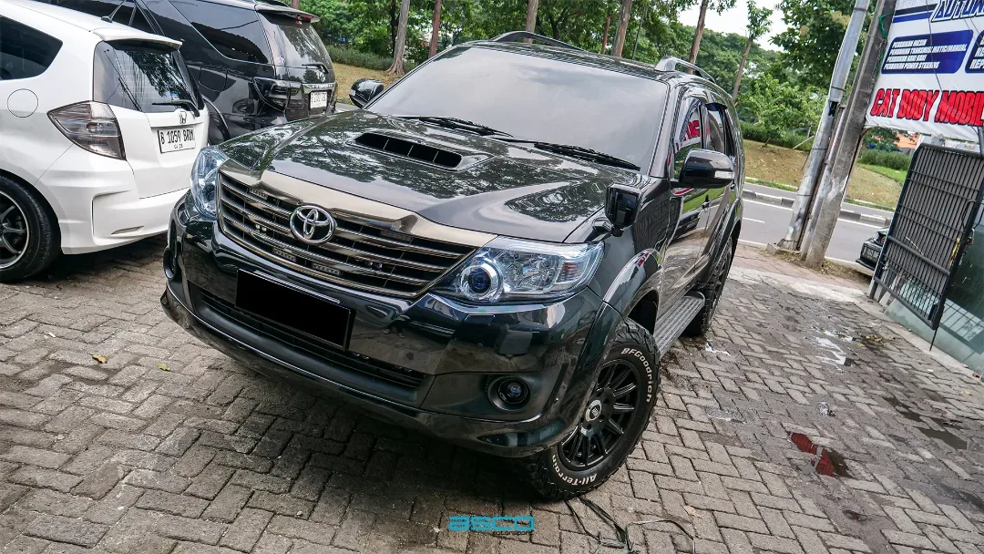 Toyota Fortuner VNT