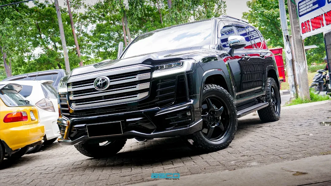 Toyota Land Cruiser 300