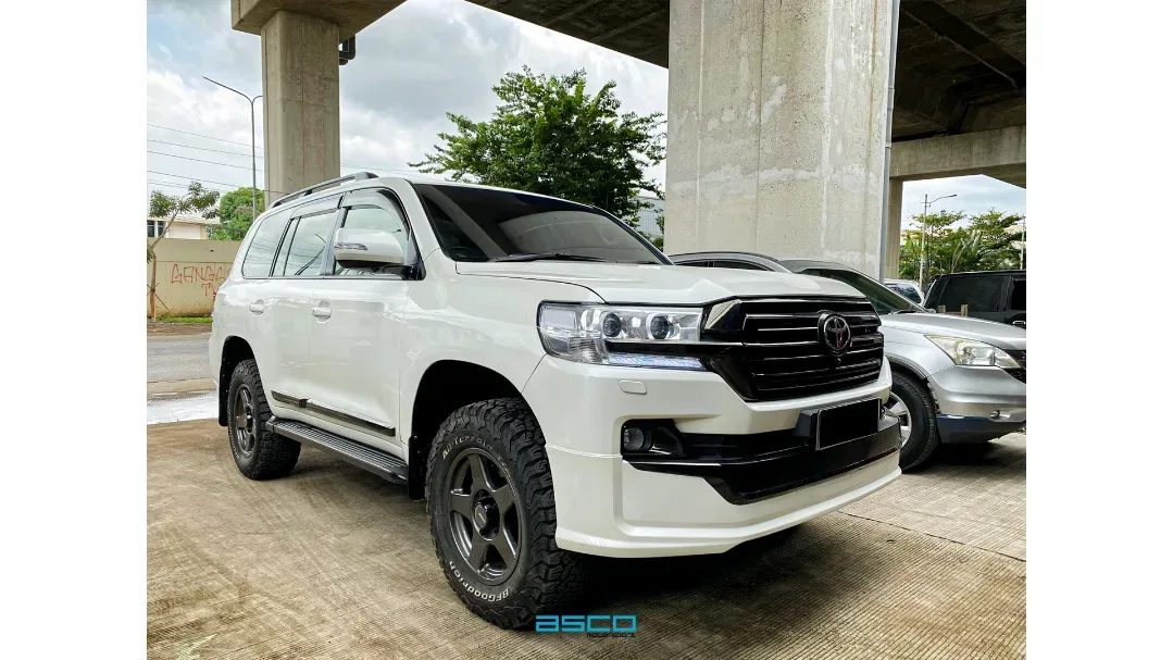 Toyota Land Cruiser 200