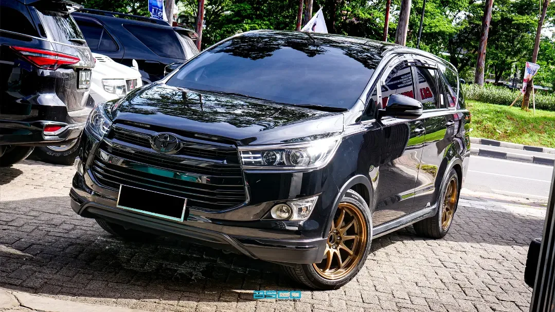 Toyota Innova Reborn