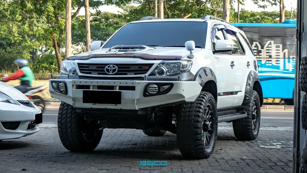 Toyota Fortuner VNT