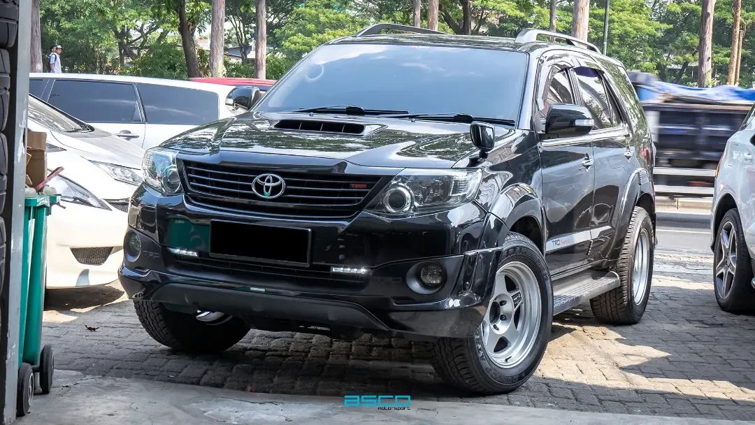 Toyota Fortuner VNT