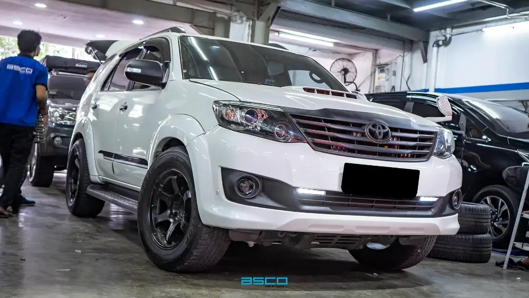 Toyota Fortuner VNT