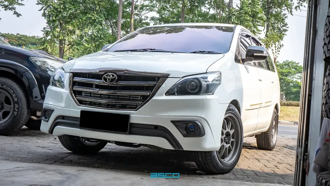 Toyota Innova KD