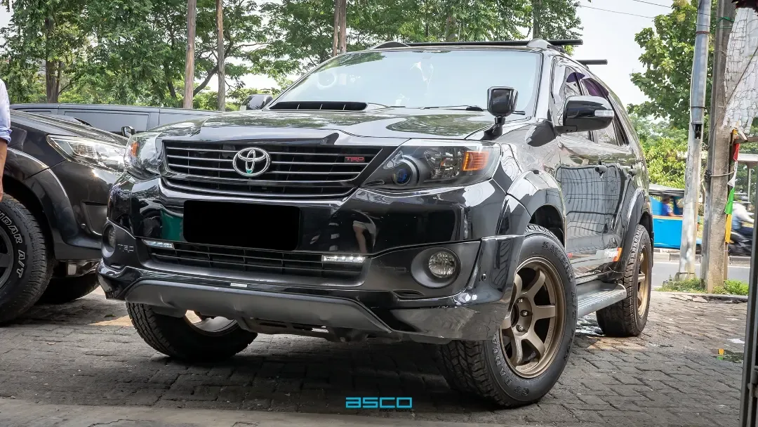Toyota Fortuner VNT
