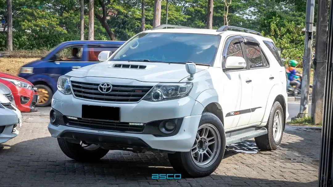 Toyota Fortuner VNT