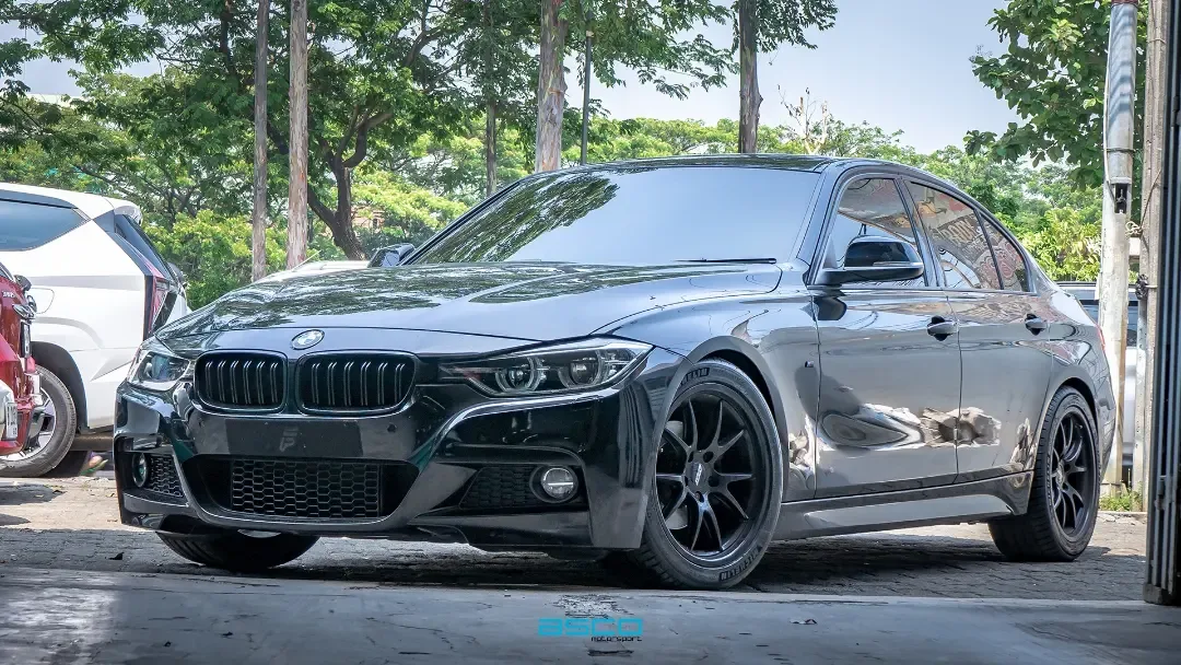 BMW F30
