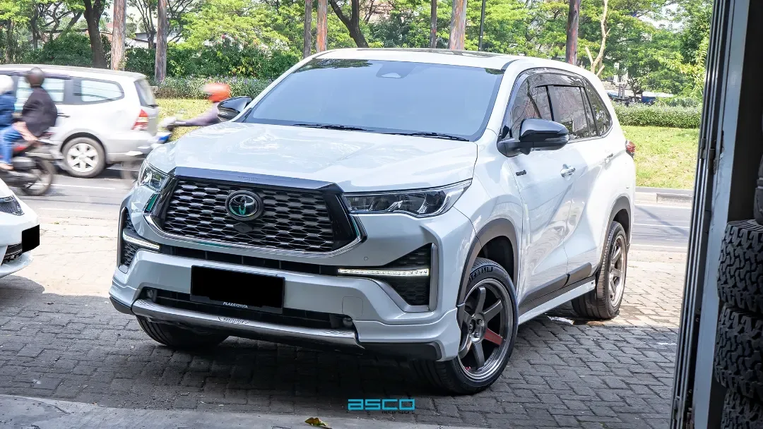 Toyota Innova Zenix