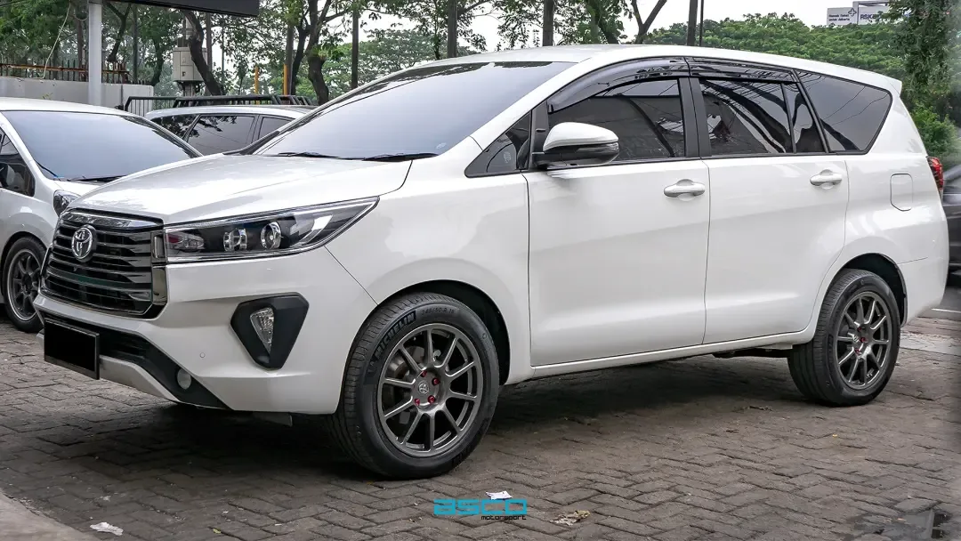 Toyota Innova Reborn
