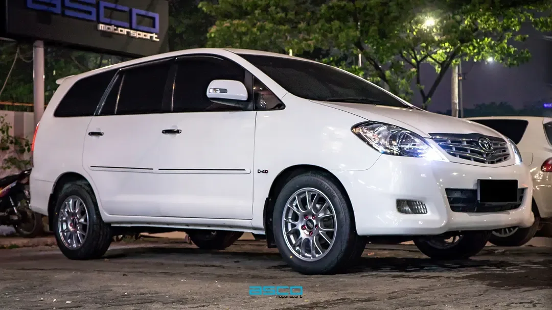 Toyota Innova KD