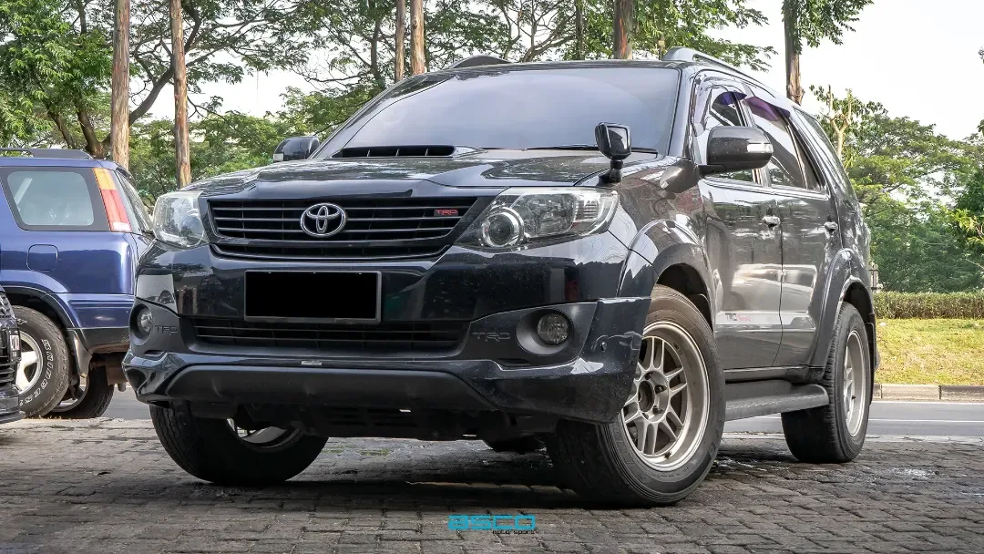 Toyota Fortuner VNT