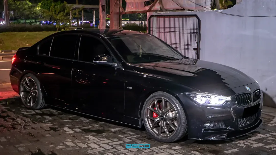 BMW F30