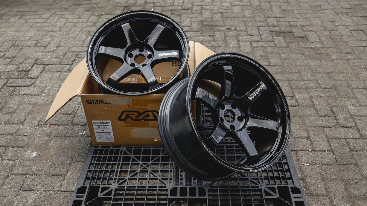 Volk Racing TE37 Ultra M-SPEC R20 PCD 5x112 - Gloss Black (Original Japan)