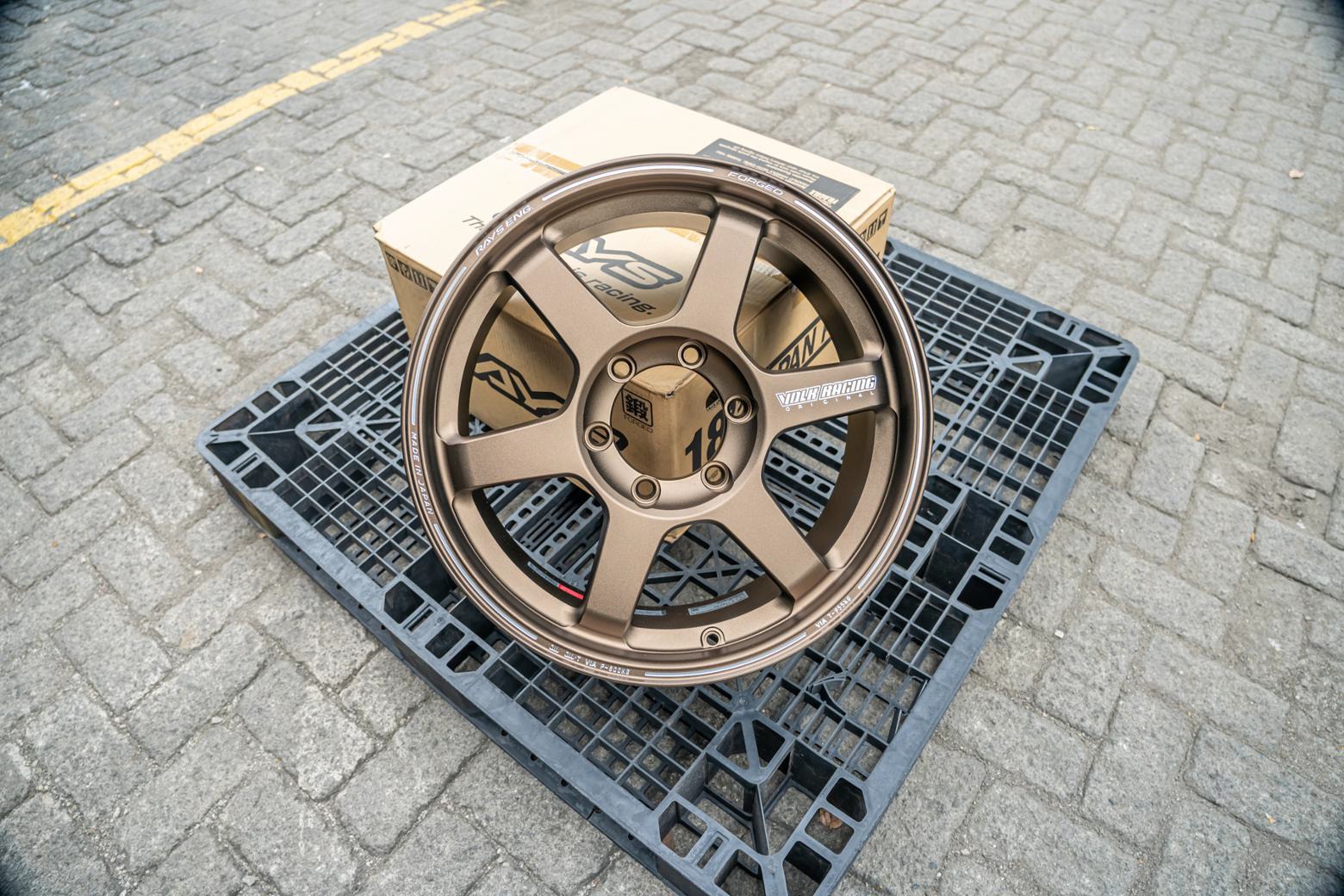 Volk Racing TE37 Large PCD Progressive Model II R18x8.5 ET 44 PCD 6x139.7 (Original Japan) view 4