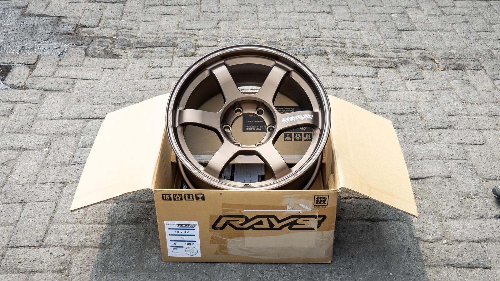 Volk Racing TE37 Large PCD Progressive Model II R18x9 ET 0 PCD 6x139.7 (Original Japan)