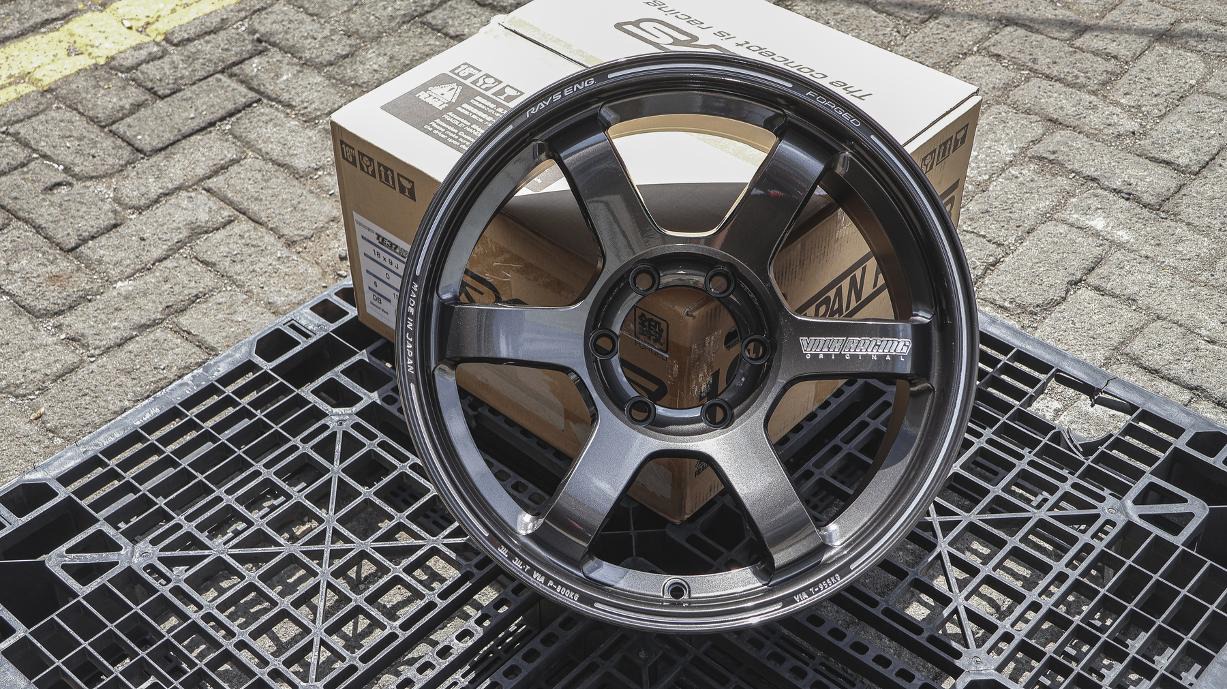 Volk Racing TE37 Large PCD Progressive Model II R18x9 ET 0 PCD 6x139.7 (Original Japan) view 3