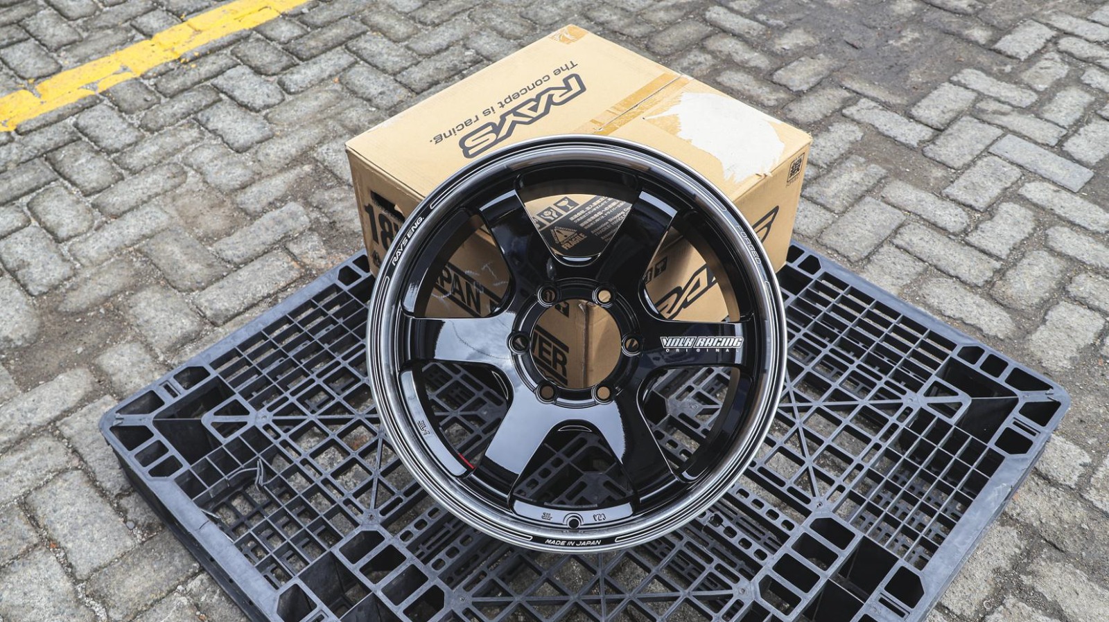 Volk Racing TE37 SB TOURER R18x8 ET 30 PCD 6x139 - Black/Rim DC (Original Japan)