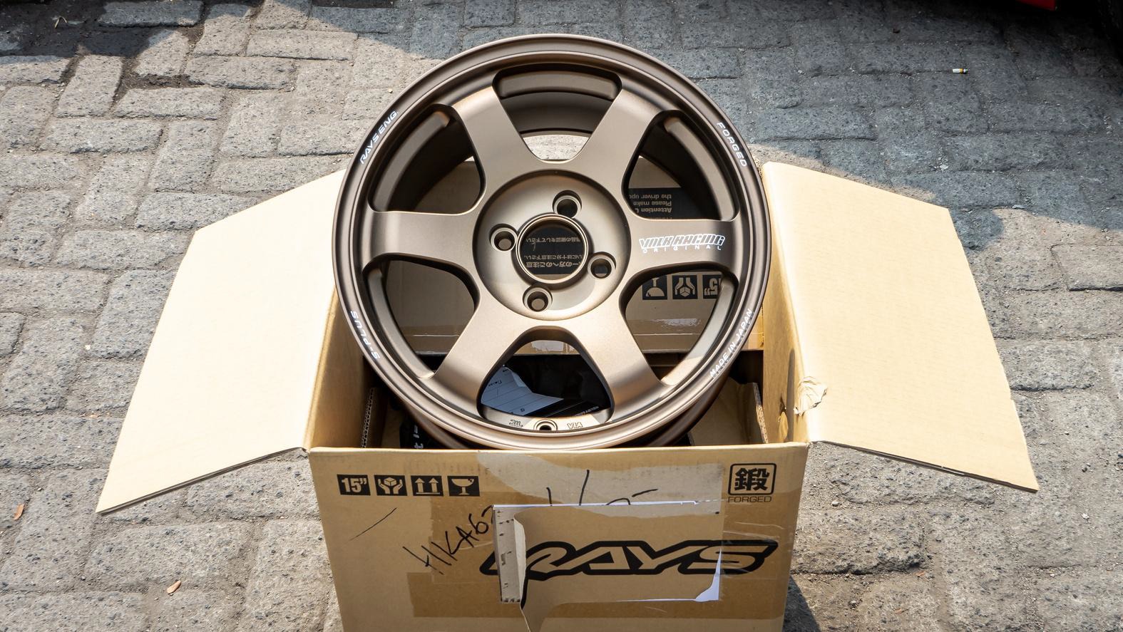 Volk Racing TE37 SAGA S-PLUS R15x8 ET 35 PCD 4x100 - Bronze (Original Japan)