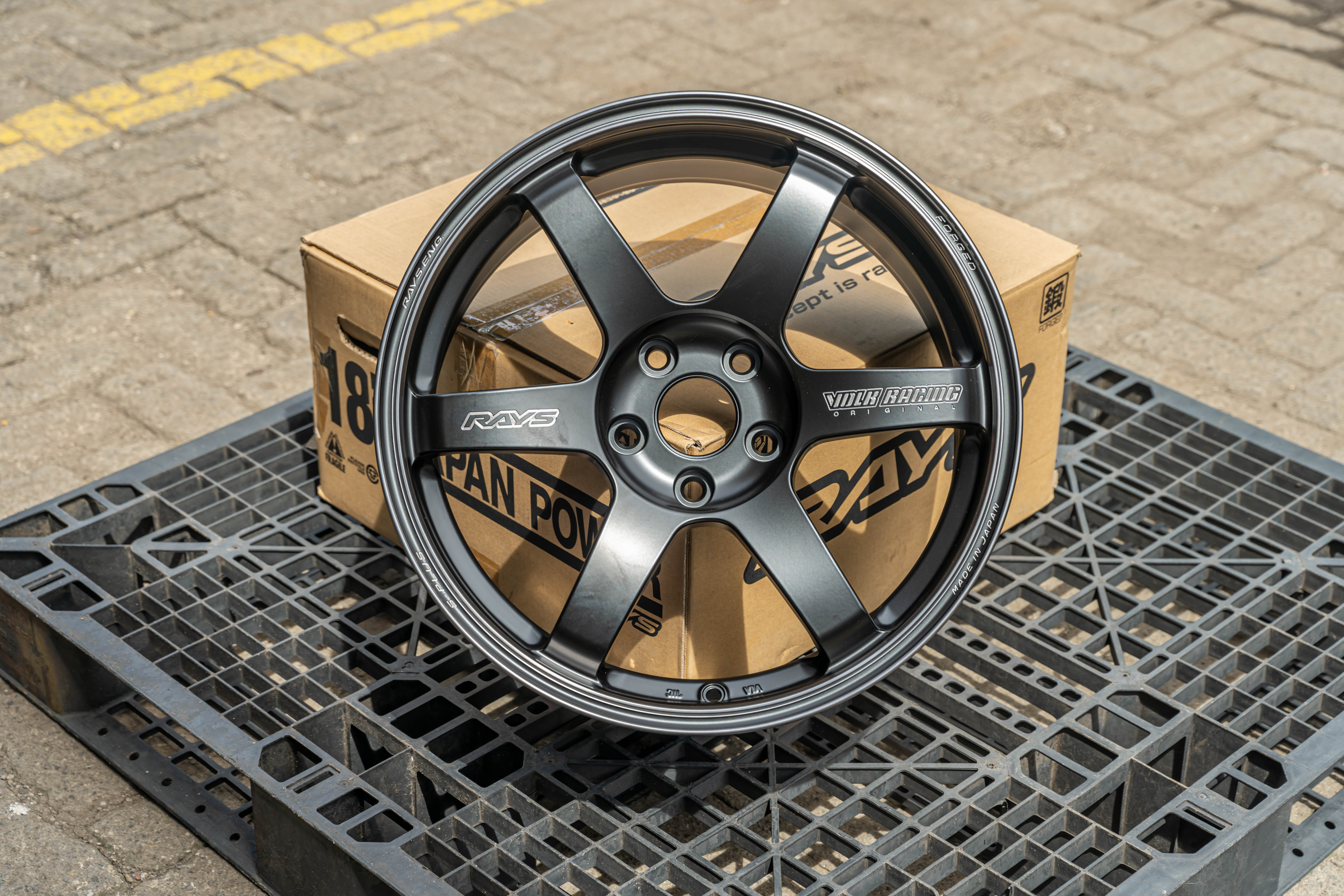 Volk Racing TE37 SAGA S-PLUS BLACK SHADOW R18x8.5 ET 42 PCD 5x114 - Matte Translucent Black (Original Japan)