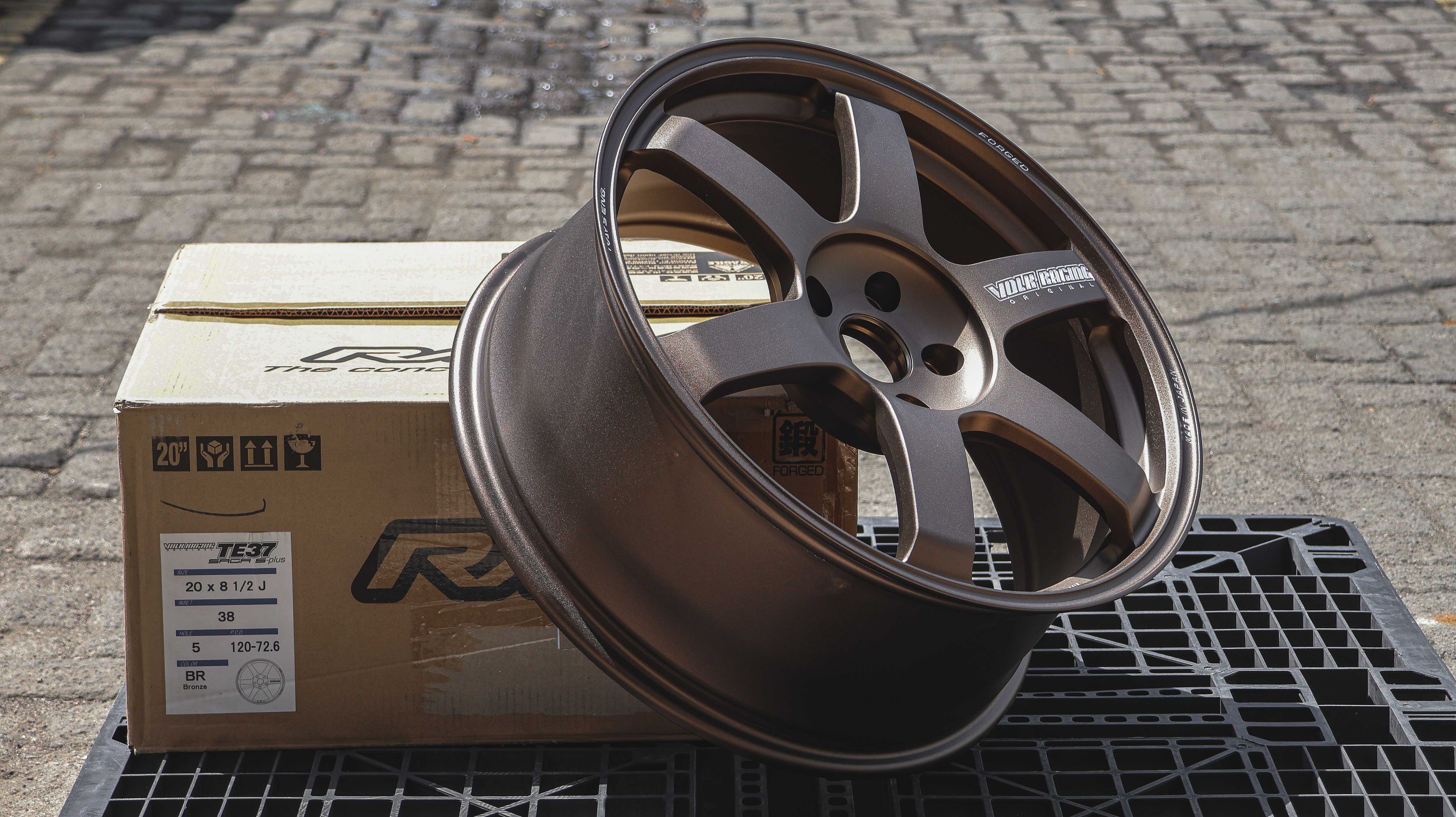 Volk Racing TE37 SAGA S-PLUS R20x8.5 ET 38 PCD 5x120 - Bronze (Original Japan)