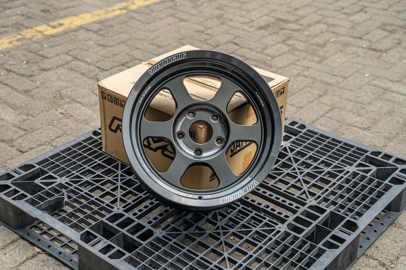 Volk Racing TE37 XT M-SPEC R17x8.5 ET 16 PCD 5x127 - Diamond Black (Original Japan)