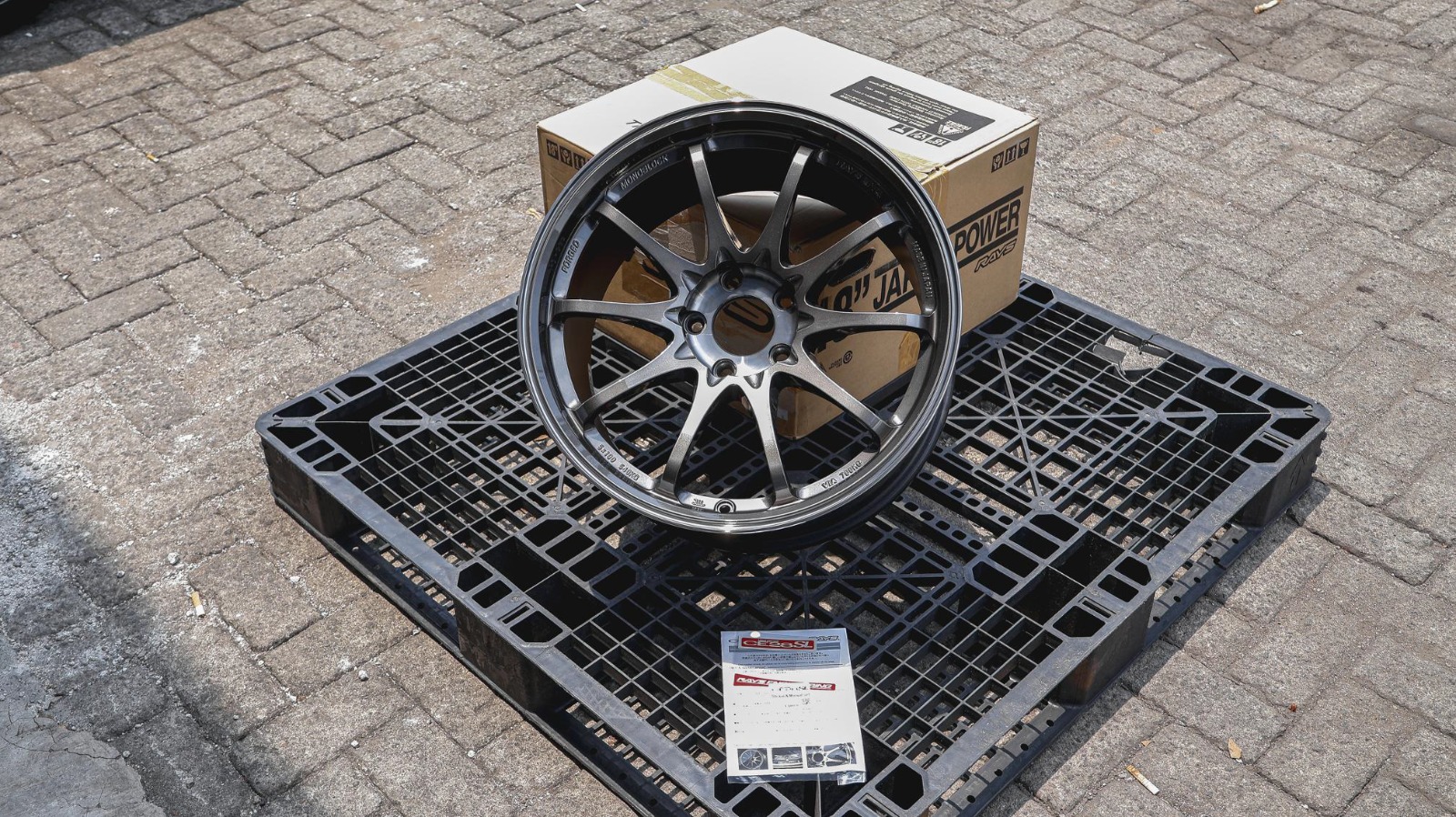 Volk Racing CE28SL R18x9.5 ET 35 PCD 5x114.3 - Pressed Graphite (Original Japan)