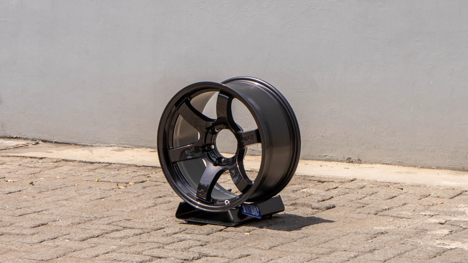 Gram Lights 57DRX R18x9 ET 0 PCD 6x139.7 (Original Japan) view 2