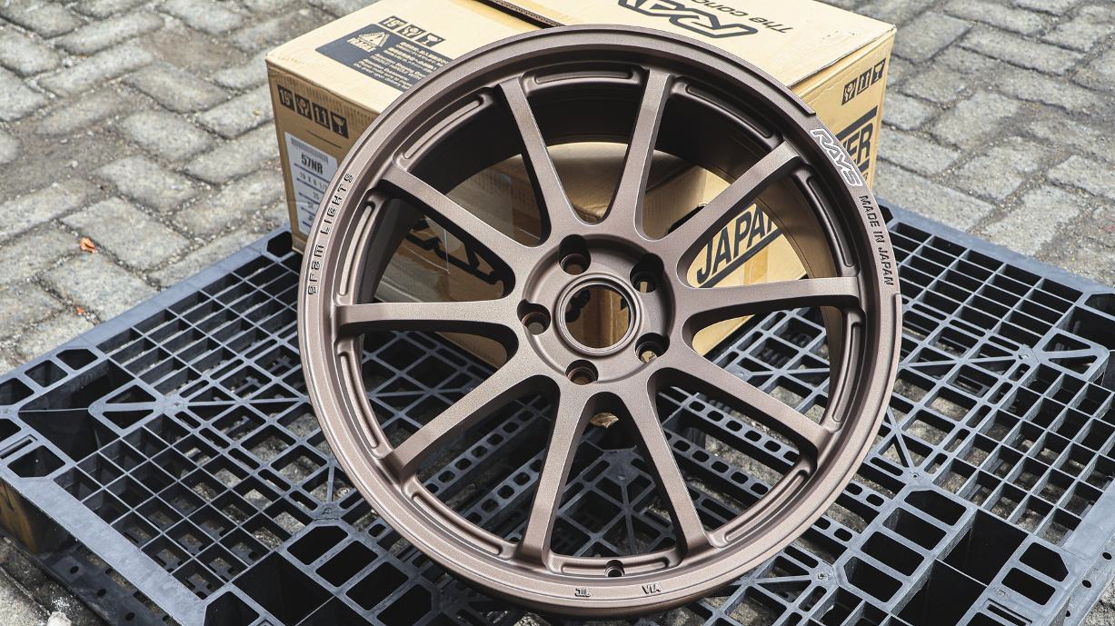 Gram Lights 57NR R19x8.5 ET 25 PCD 5x114.3 (Original Japan)
