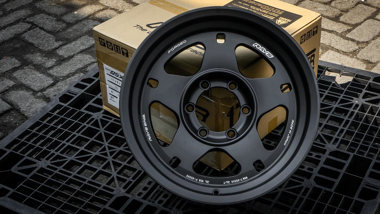 A LAP 05X R17x9 ET 10 PCD 6x139.7 - Blast Black 2 (Original Japan)