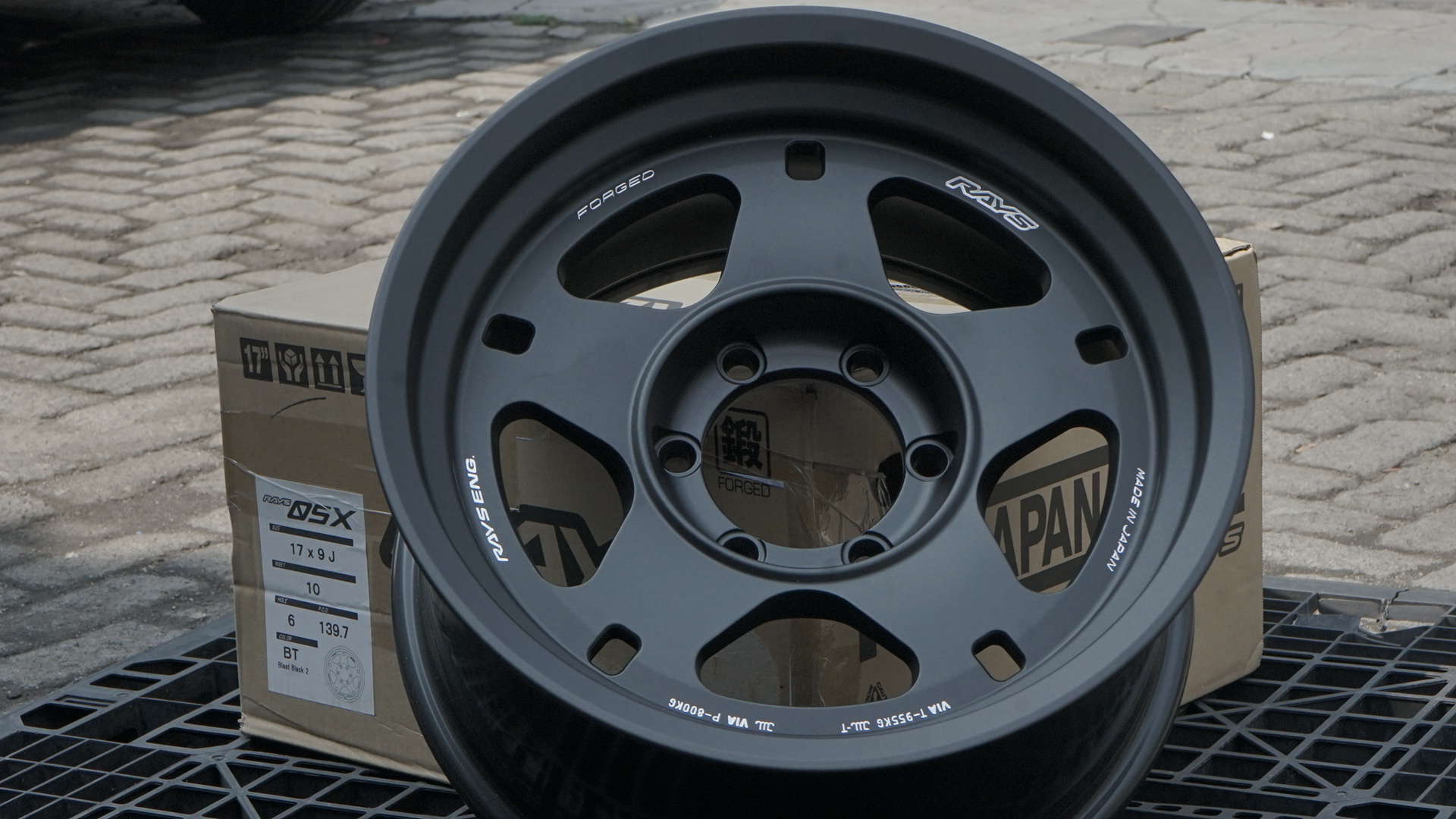 A LAP 05X R17x9 ET 10 PCD 6x139.7 - Blast Black 2 (Original Japan) view 3