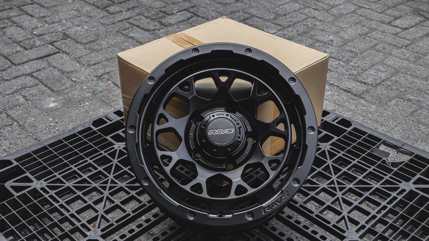 Daytona M9+ R16x6 ET -5 PCD 5x139.7 - Semi Gloss Black (Original Japan)